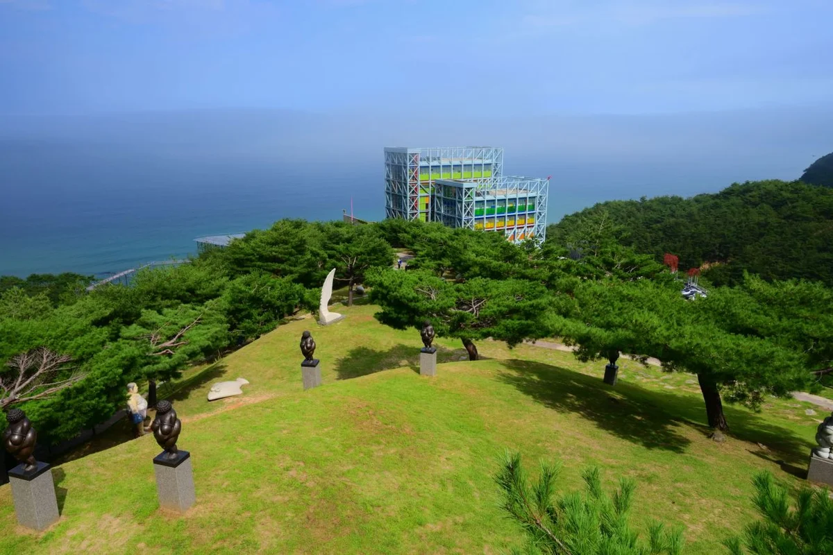 하슬라아트월드 효도여행: 편안한 관람을 위한 실내 공간 - 하슬라아트월드 여행